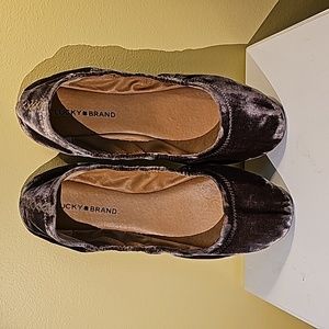 Lucky Brand Emmie Dark Brown Velvet Flats Size 11